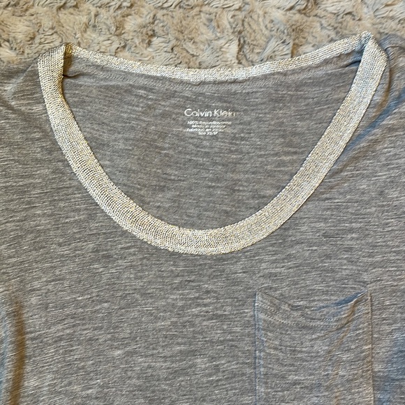 Calvin Klein t-shirt with sparkly ✨✨✨ neck - Picture 3 of 4